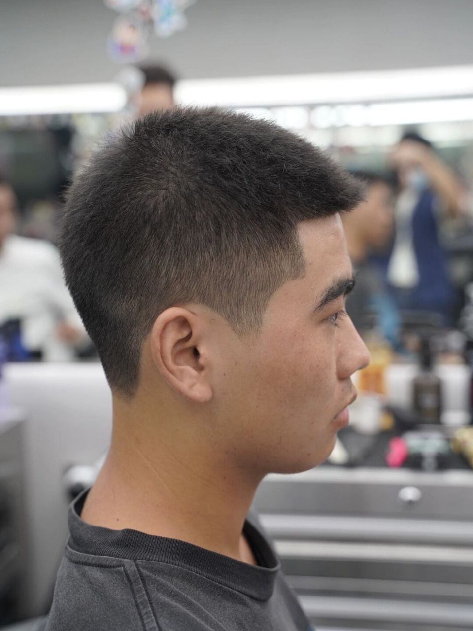 德阳洋洋百货razor男士理发馆barbershop 当兵不想剪短 !!那就这样剪