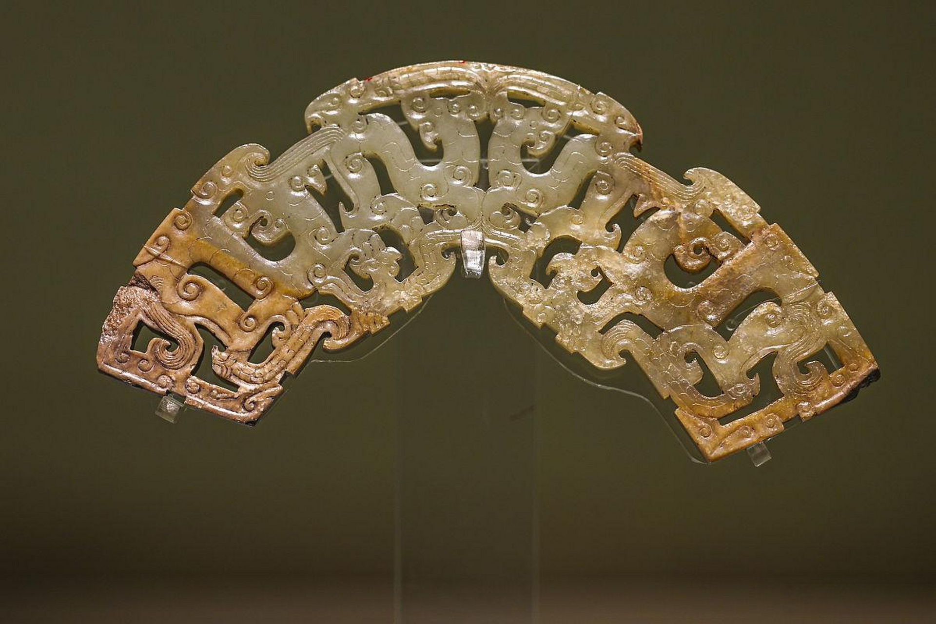 古玉#战国龙凤纹玉佩,离得远感觉没啥,点开大图看那才精彩.