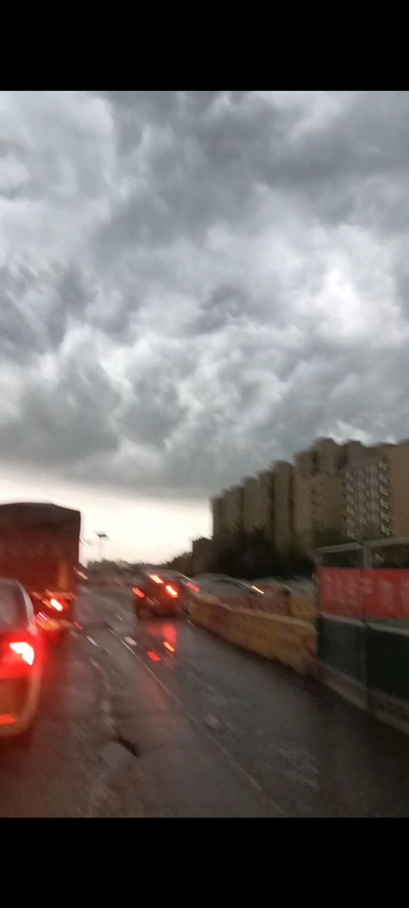 今天晚上霸州市天气暴风雨,惊现"ufo",外星人科技制造飞碟云看看帮助