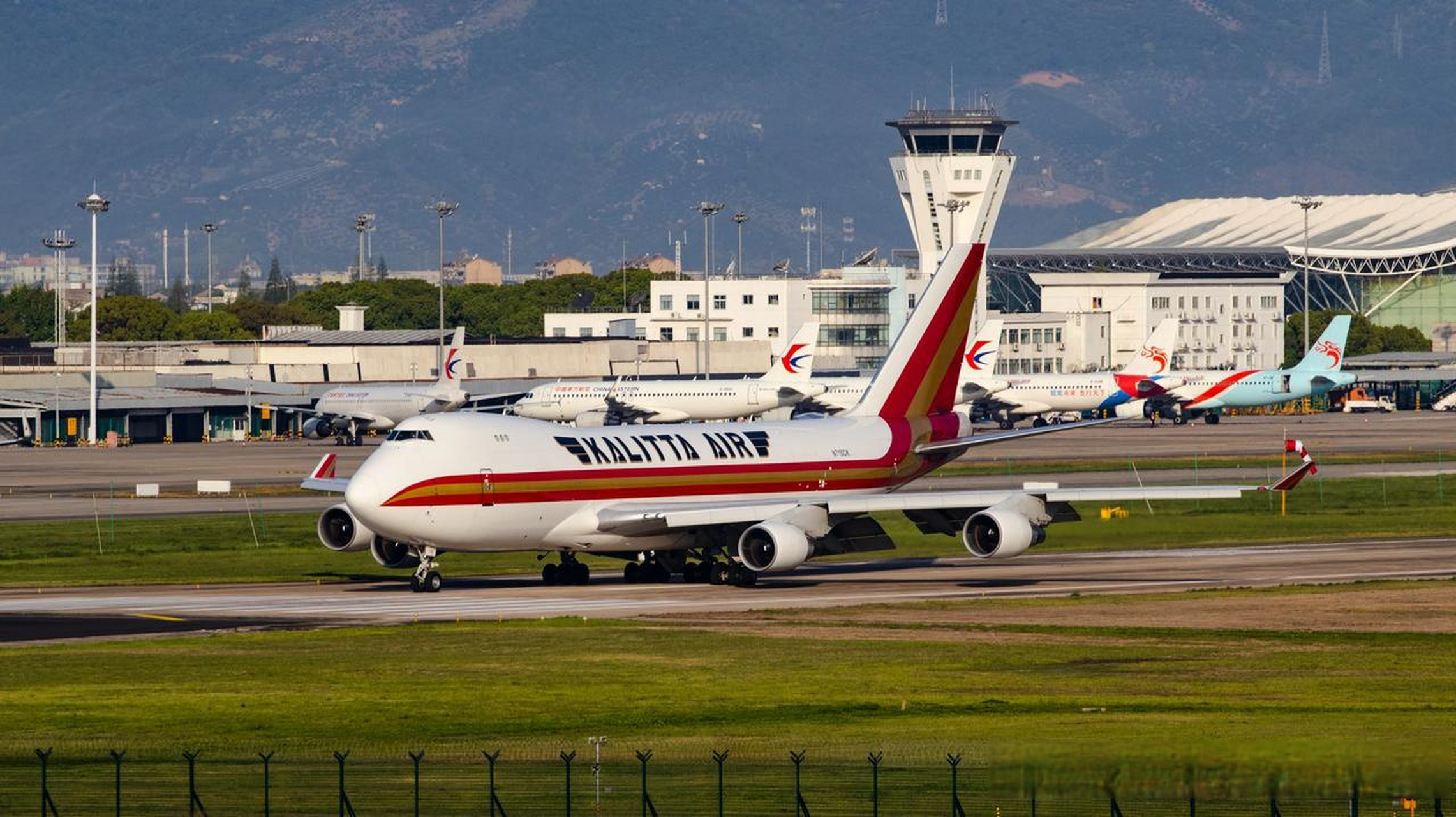 卡利塔航空空中女皇波音747-400f,首尔仁川～宁波栎社,编号n710ck.