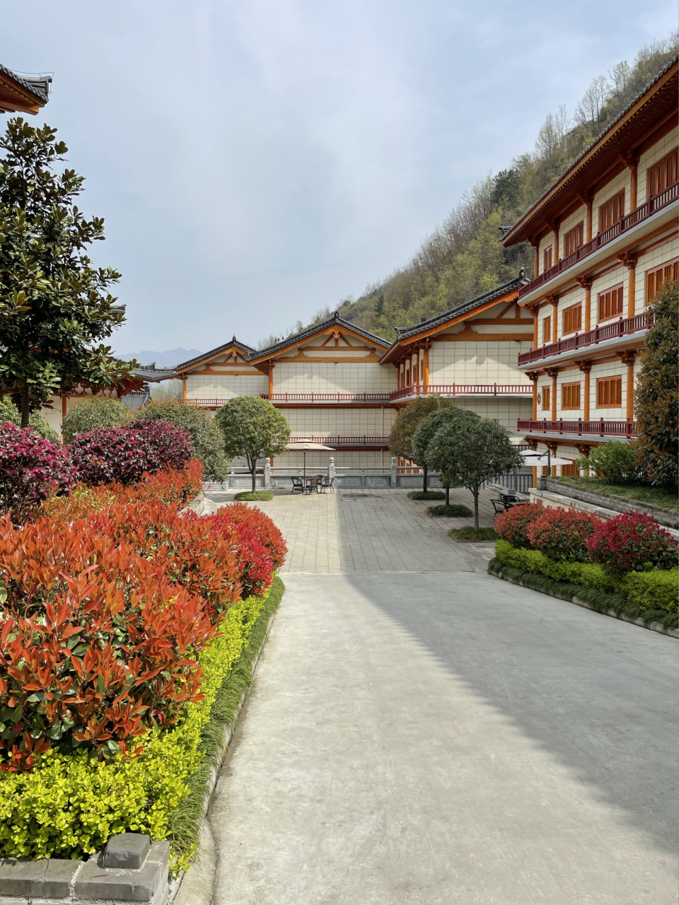 距离98km. 金台山因密宗金刚和胎藏两届而闻名.