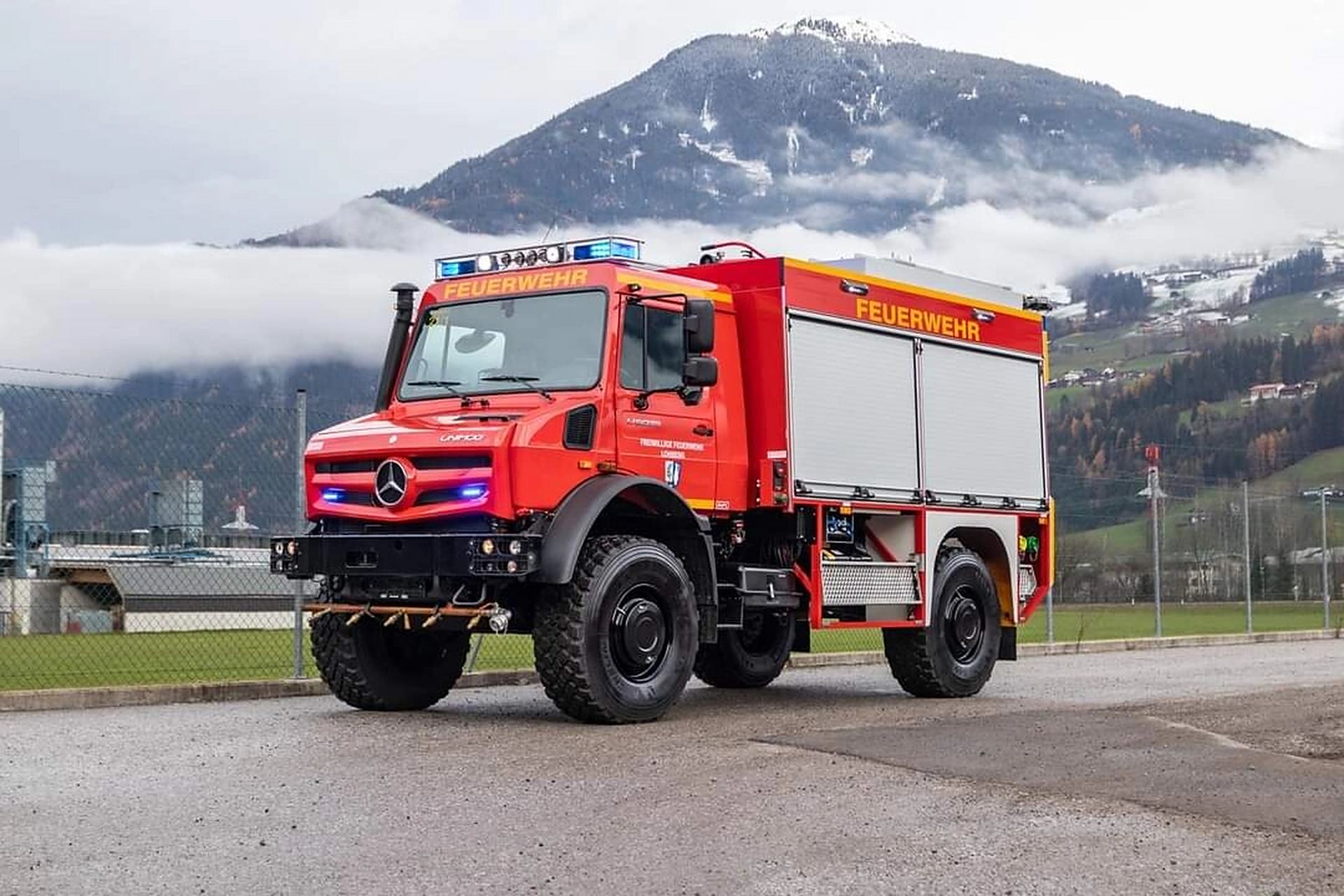 乌尼莫克 u5023 山地消防车