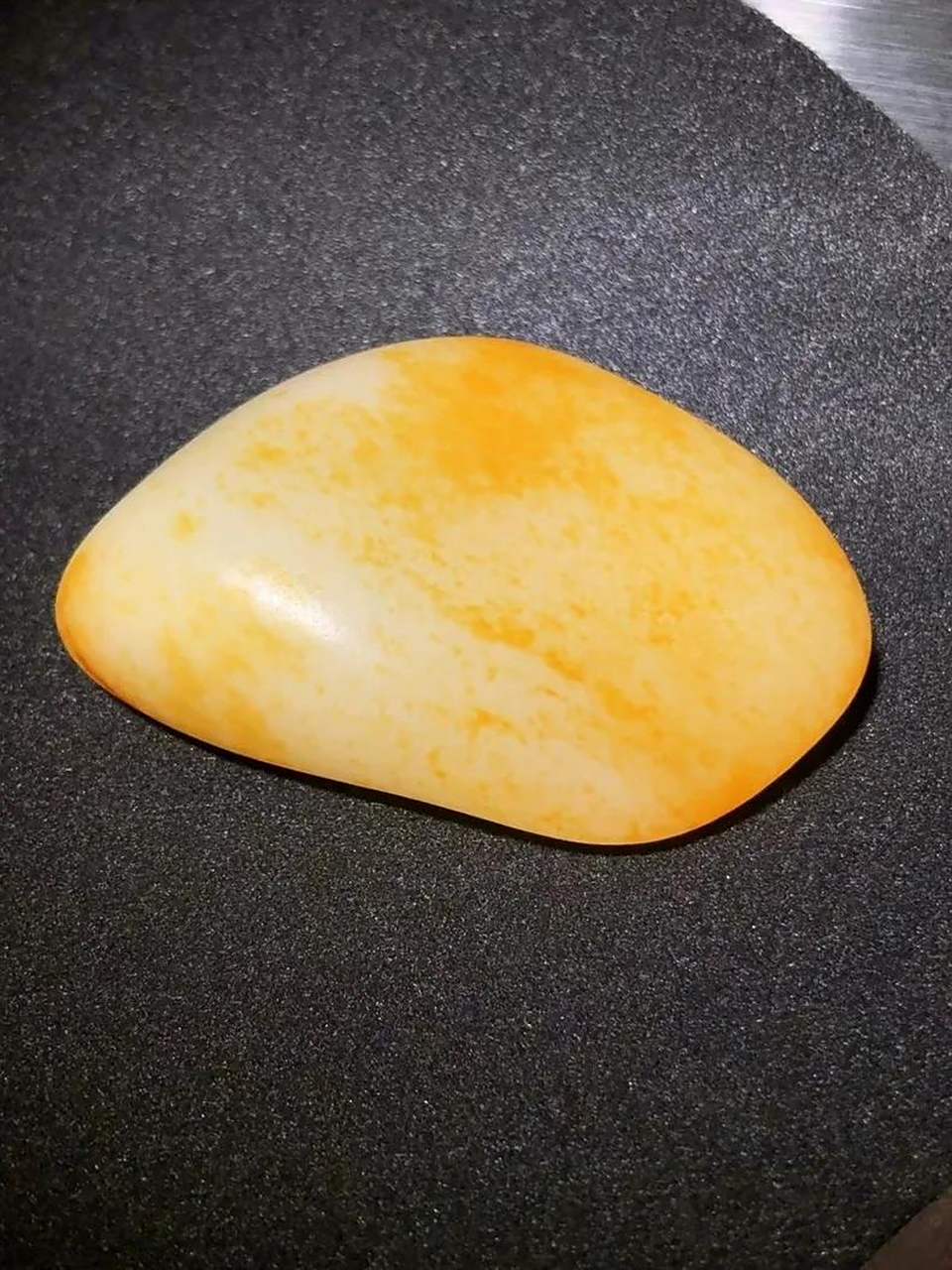 克重:98克   尺寸:58×44×23  和田玉原石籽料洒金皮挂件玩料 02