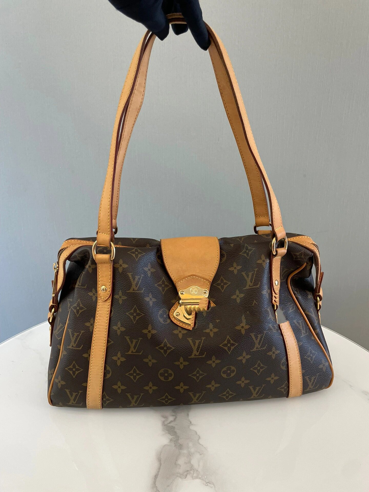 lv金扣托特 3999 97新 寄卖,lv老花大元宝手提托特包,内里干净,老花