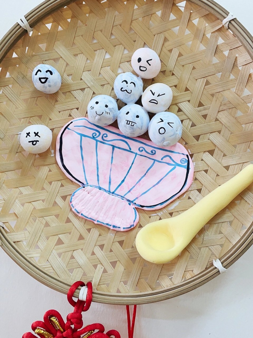 幼儿园美工区新年环创糖葫芦饺子鱼汤圆