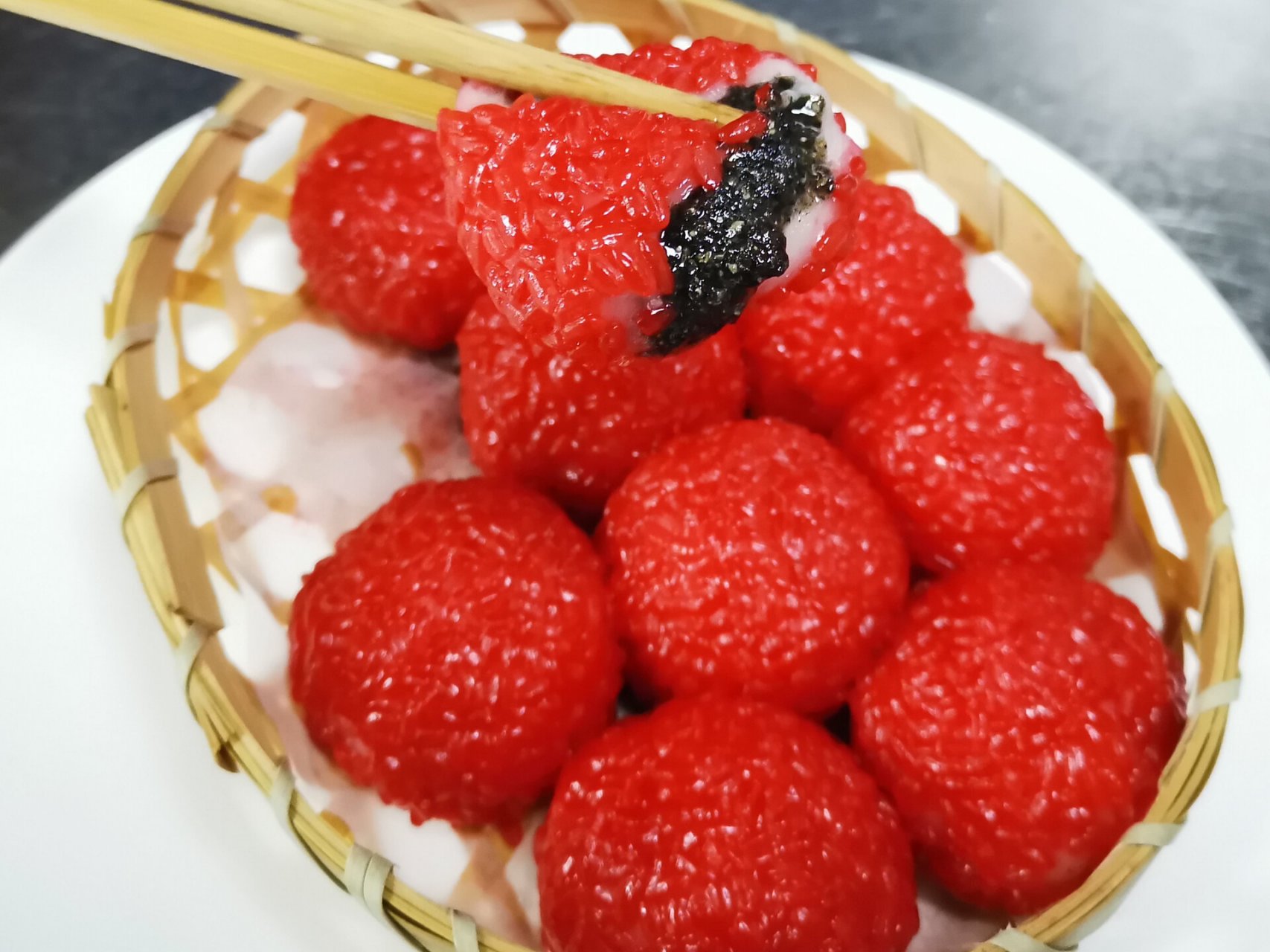 糯叽叽的东阳杨梅粿上线 龙景雷迪森东阳特产杨梅馃上线 糯叽叽的红