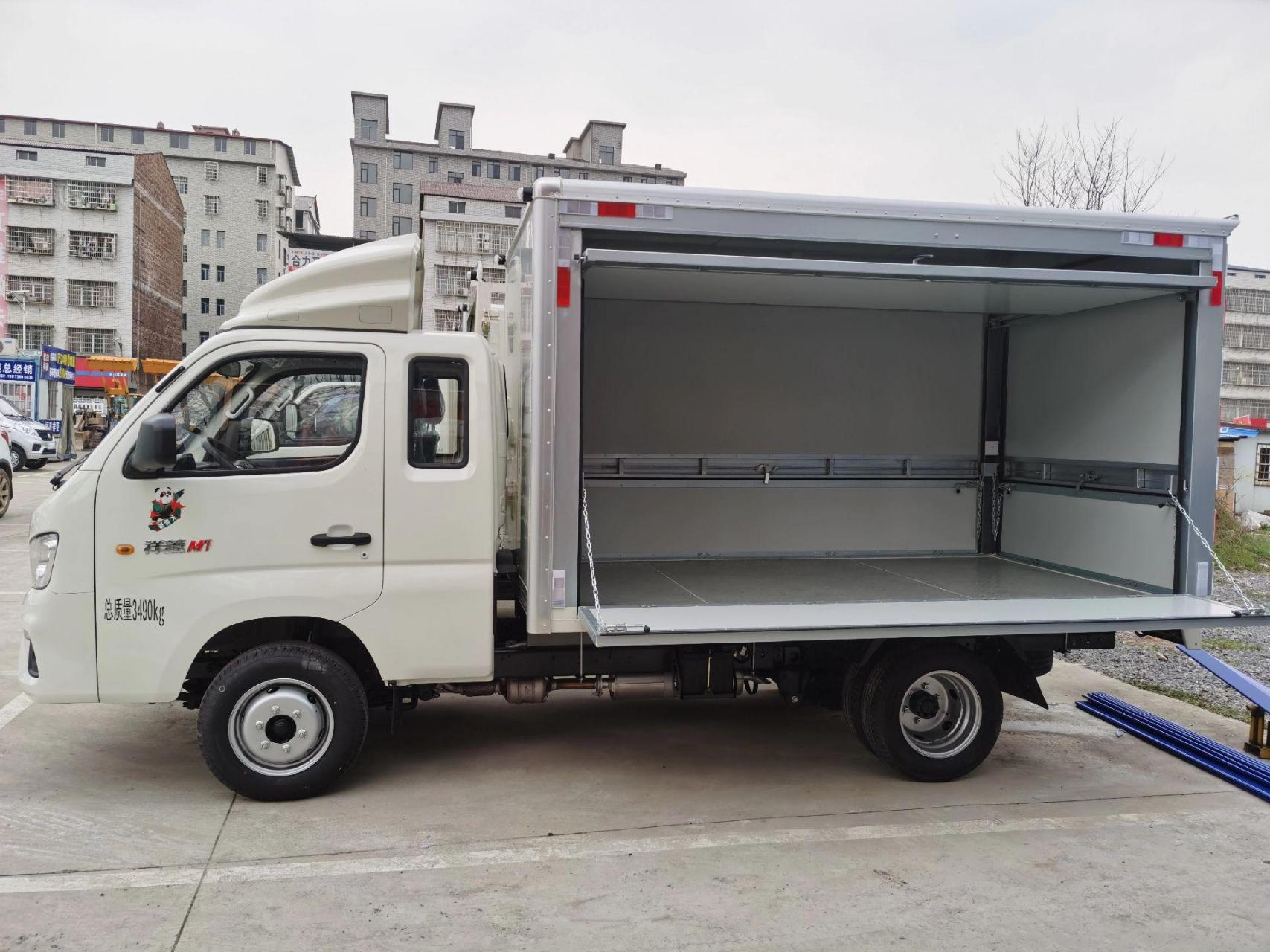 福田汽车祥菱m1排半翼展厢式货车  摆摊好帮手