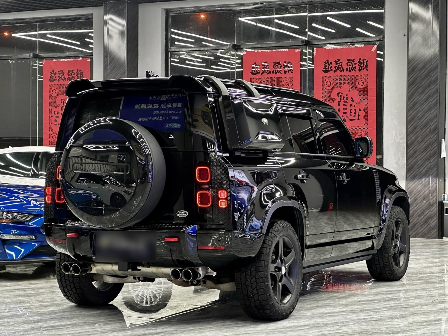 新到 极品 2020年11月 路虎卫士 110 p400 hse暗黑特别版,黑武士最