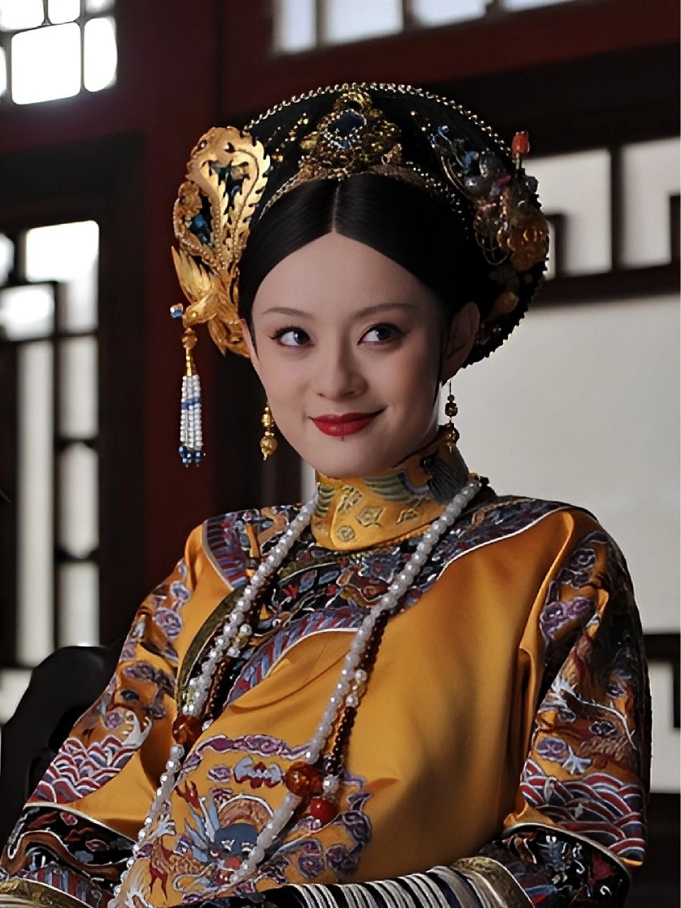 『甄嬛传』罕见四嬛正装同框剧照 剧里这套朝服正装被删减了.