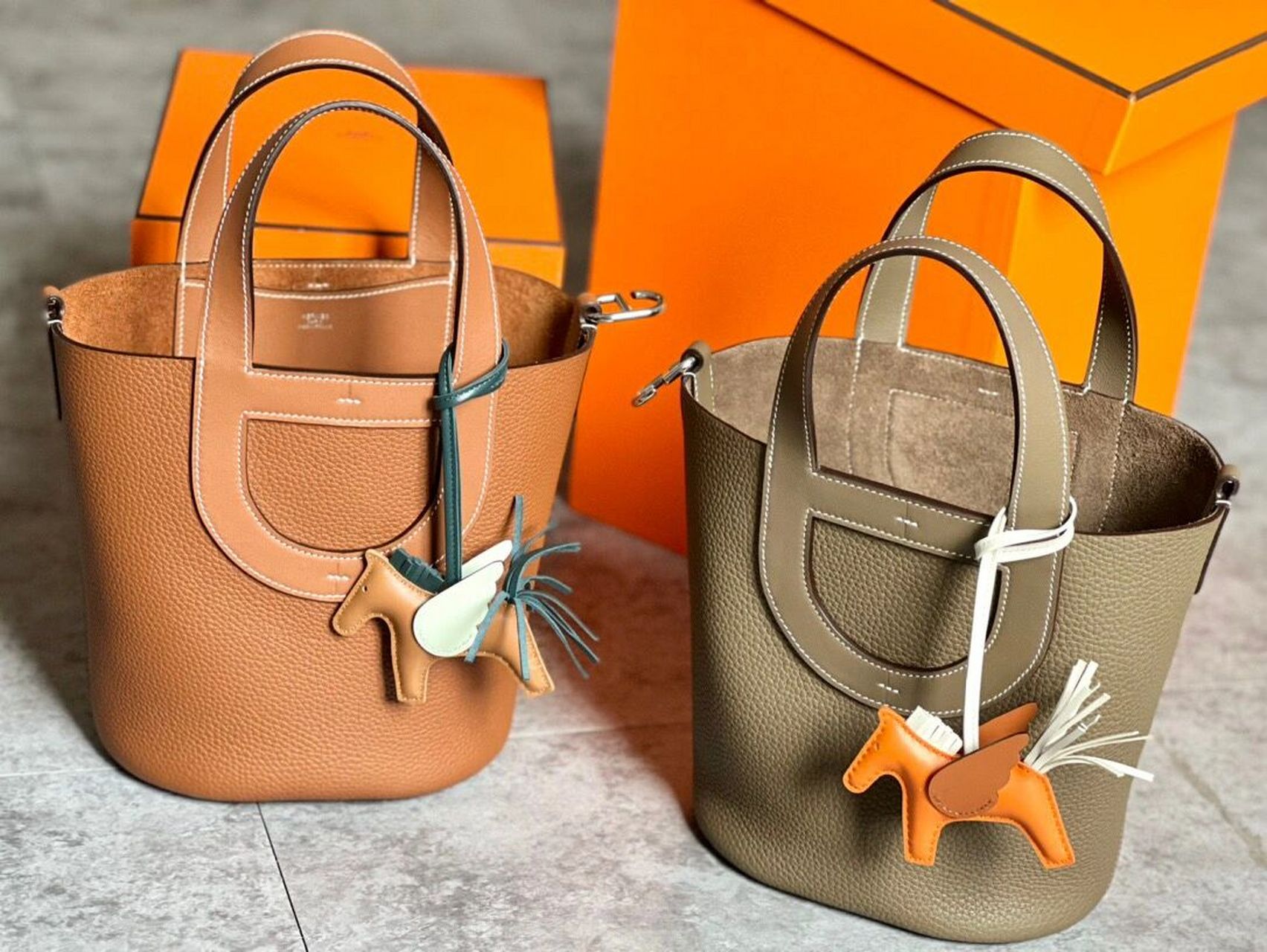 我相信现在很多人会把菜篮子归为实用包款 低成本时尚款,但是爱马仕