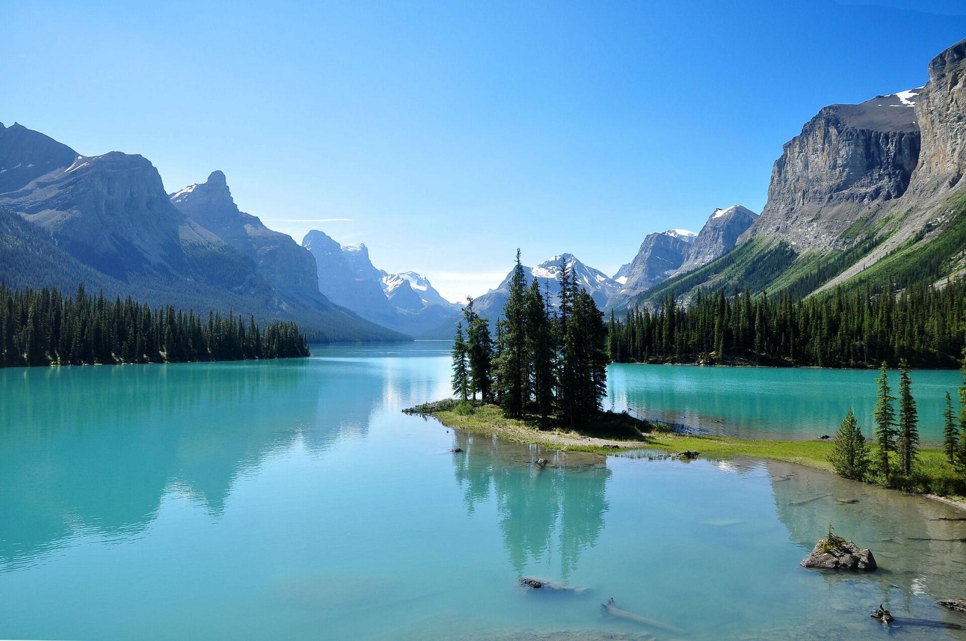 加拿大洛基山之贾斯珀国家公园玛琳湖 玛琳湖(maligne lake)就像一颗