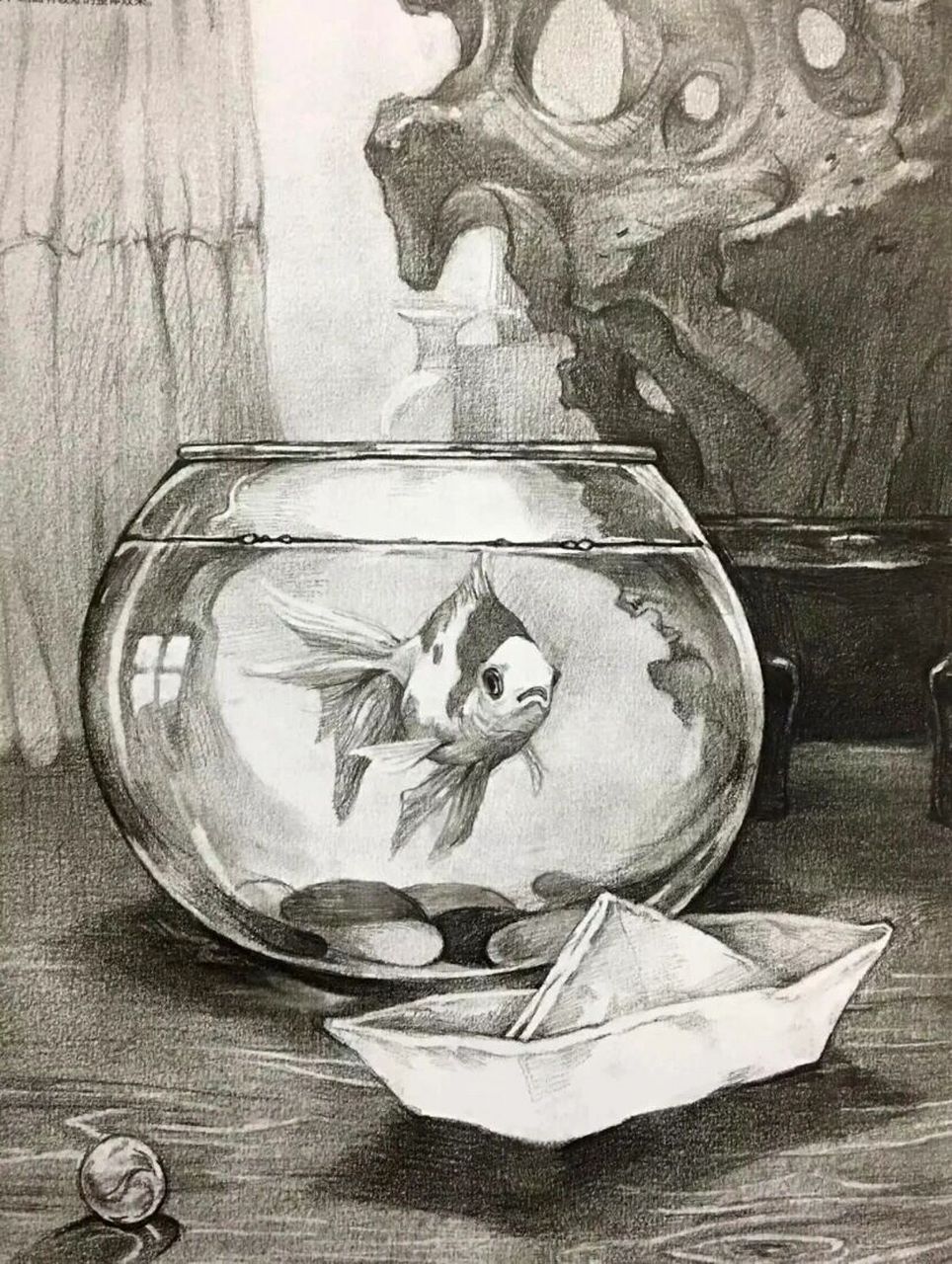 设计素描中的鱼 95近几年时常考到鱼缸,鱼,这些已经成了和乒乓球,吹