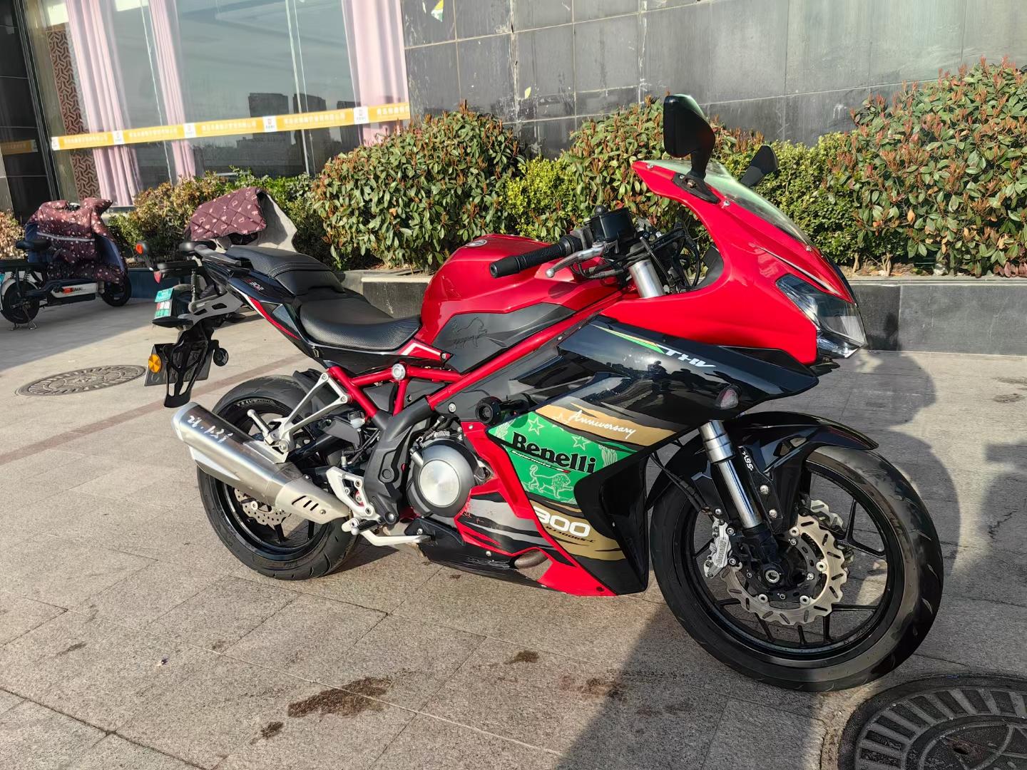 贝纳利飓风302,双缸300中国好声音