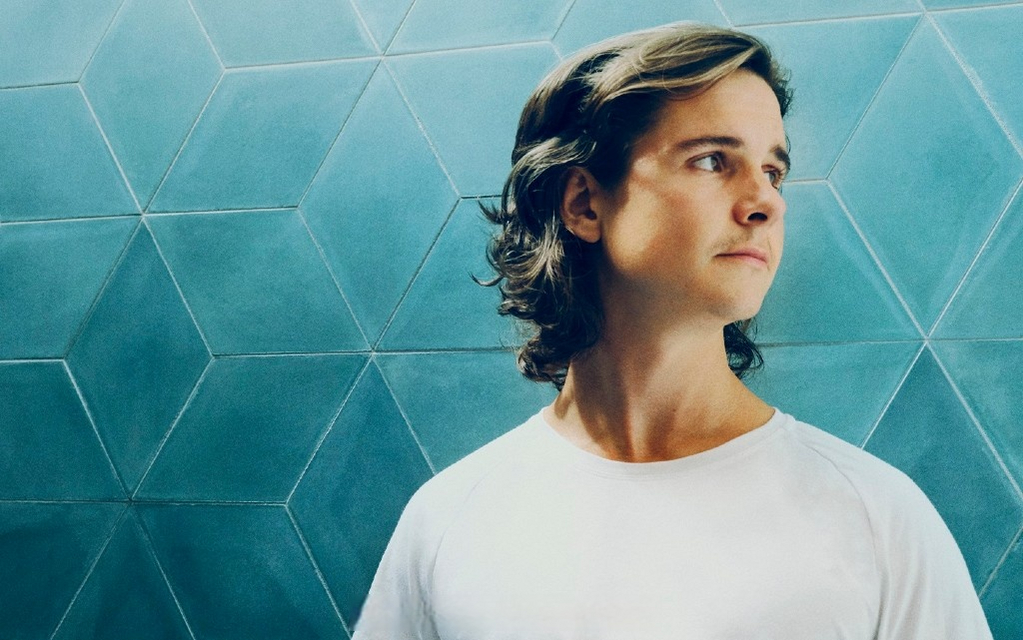 近日消息,丹麦乐队lukas graham宣布新专辑《4(the pink album)》将在