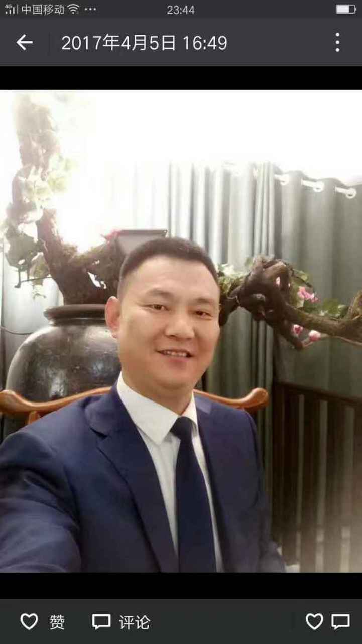 王丽伟先生图片