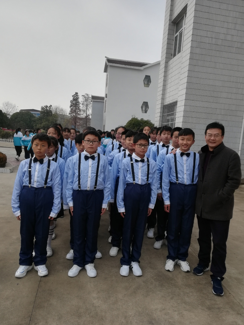 瓦埠中学七(1)合唱比赛全校第三名(22个班)