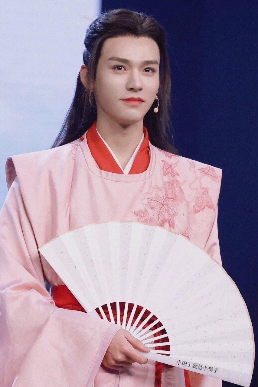 正是人间相逢时 #山河令苏州演唱会壁纸 #龚俊高清壁纸 #张哲瀚绝美