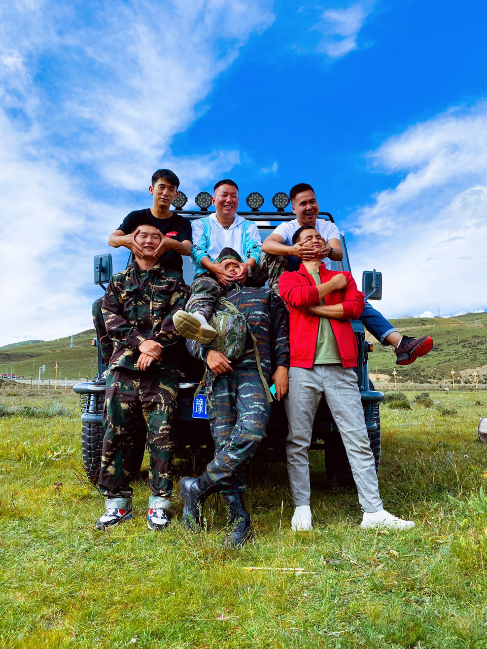 尘客团队 公益行 在路上.