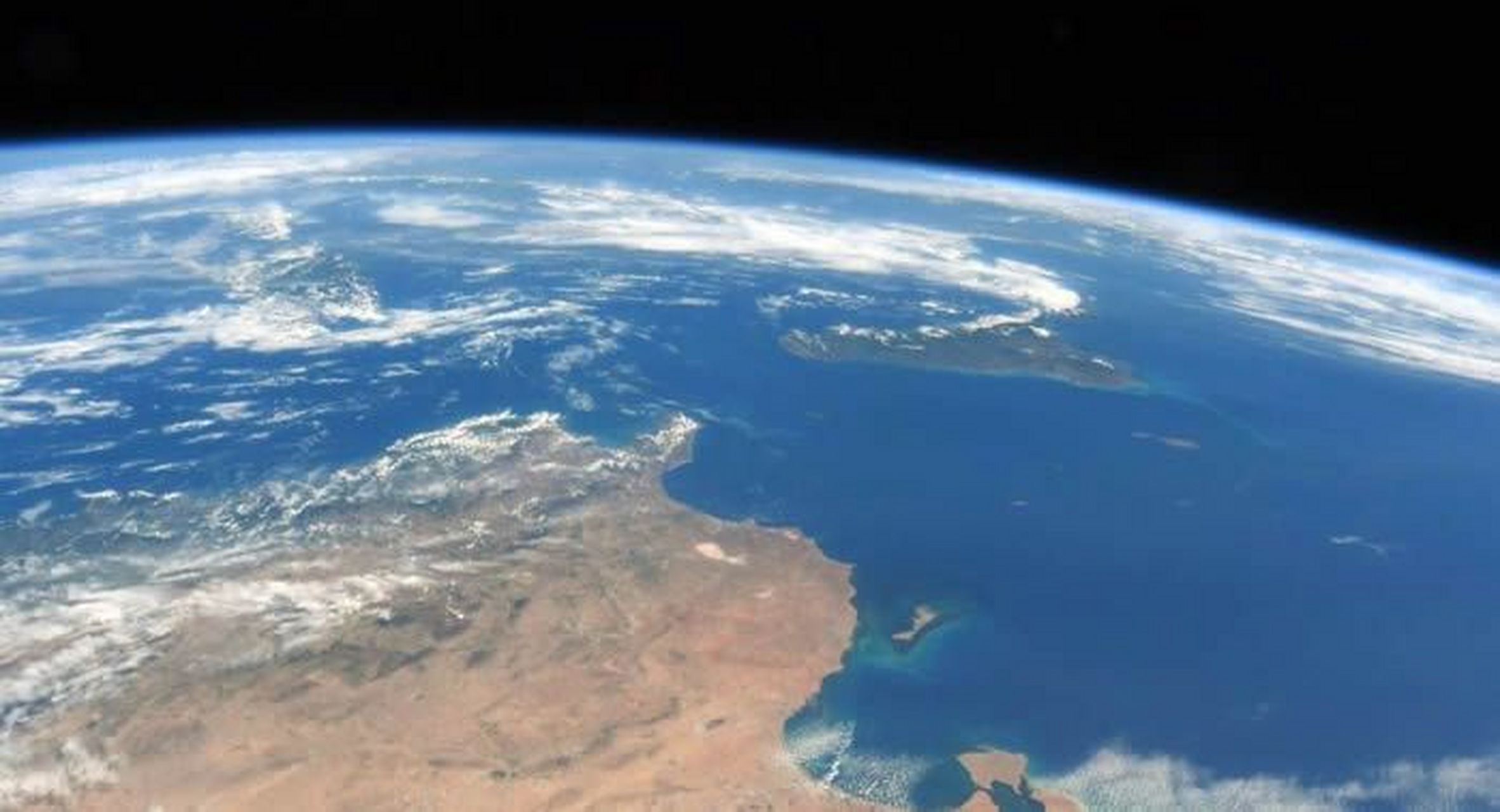 《自然地球科学》杂志:30亿年前地球曾是一片"水世界" 表面几乎全被