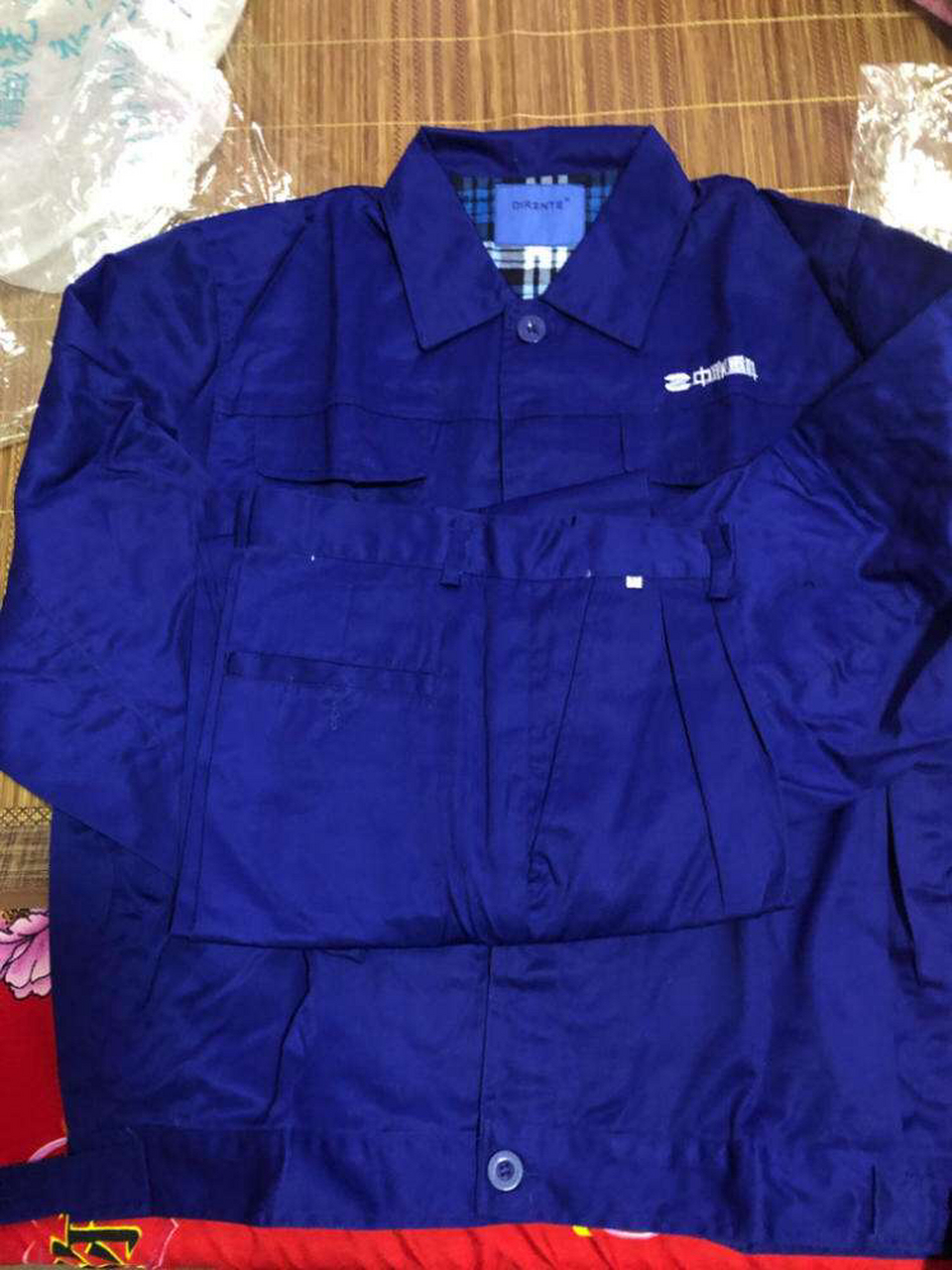 求购中联重科工作服.穿过的也可以.