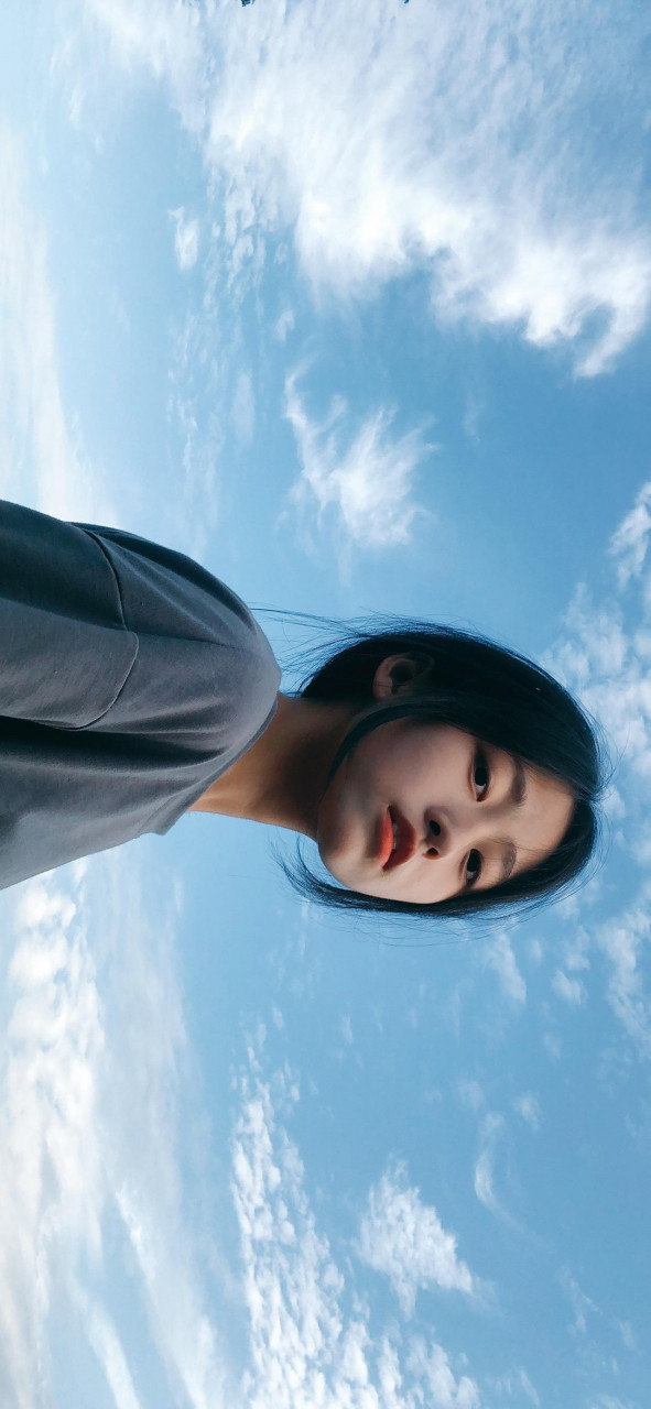 只想发两张壁纸