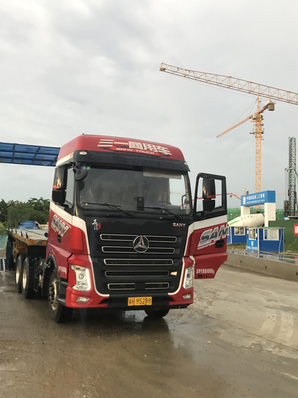 肇庆佛山地区大量13米平板车出租.