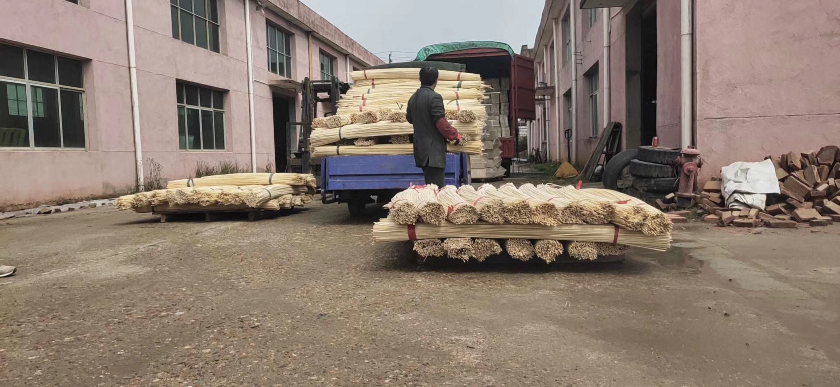 竹制品拉丝厂,竹条,制作一次筷子的用的,销售主要人群是?