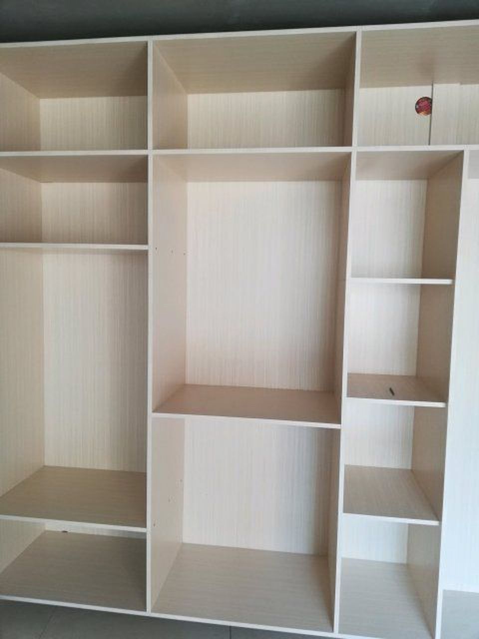 求高手,苏香桐柜体搭什么颜色柜门好?白色可以吗?