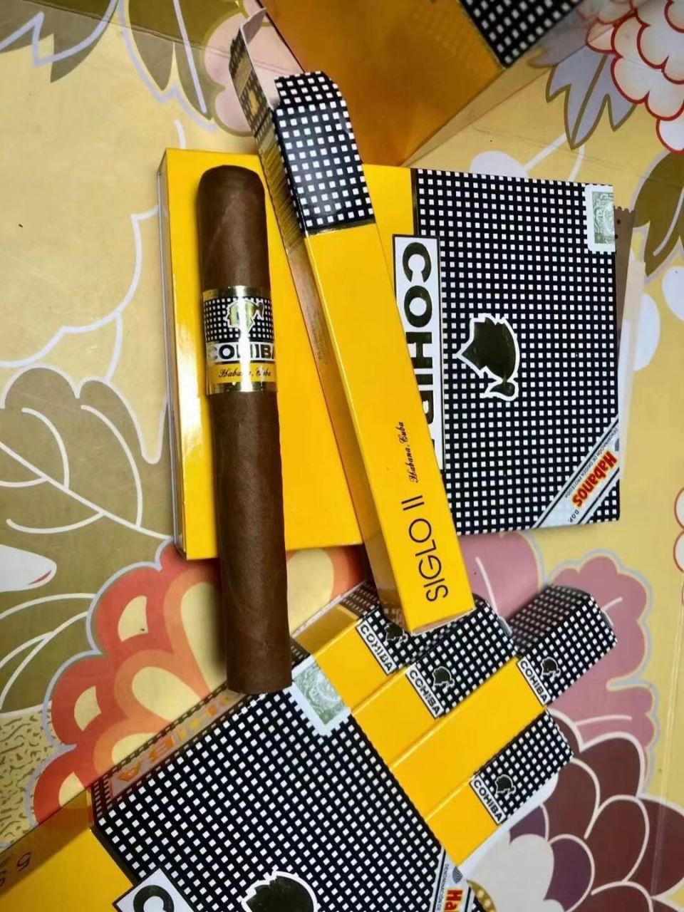 高希霸世纪二号 cohiba siglo ii 规格:5*5纸盒独立装/25支 环径 42