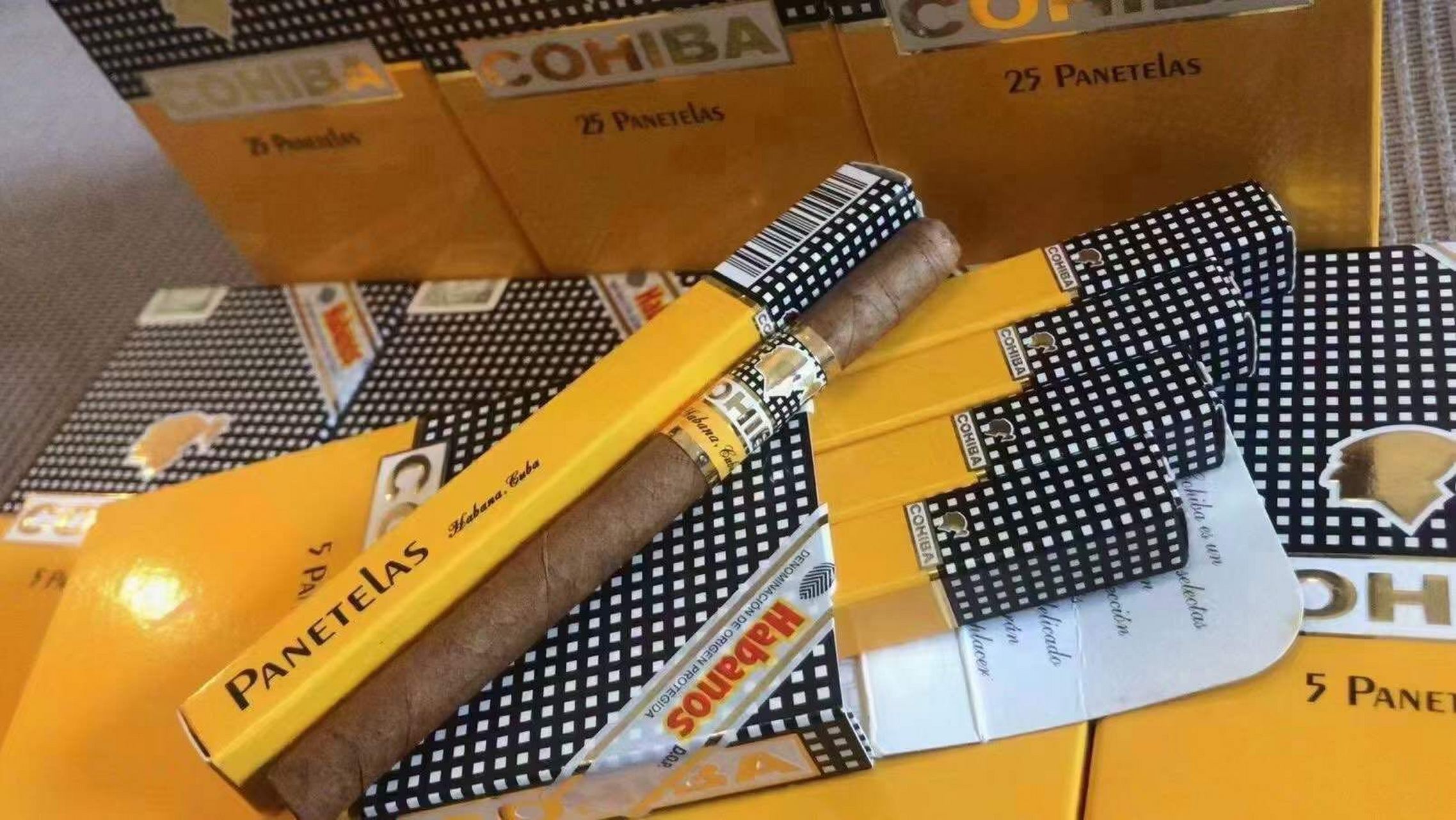 高希霸 宾利 cohiba  panetelas 尺寸:长度115mm   环径:26