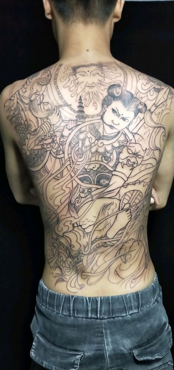 满背哪吒网红图,客人自带图