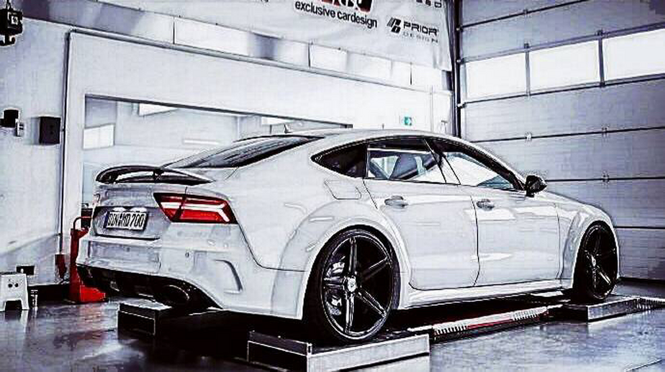 求助大神 帮忙p梦想rs7和橱窗的小男孩,自己p的实在看不下去,能p成图