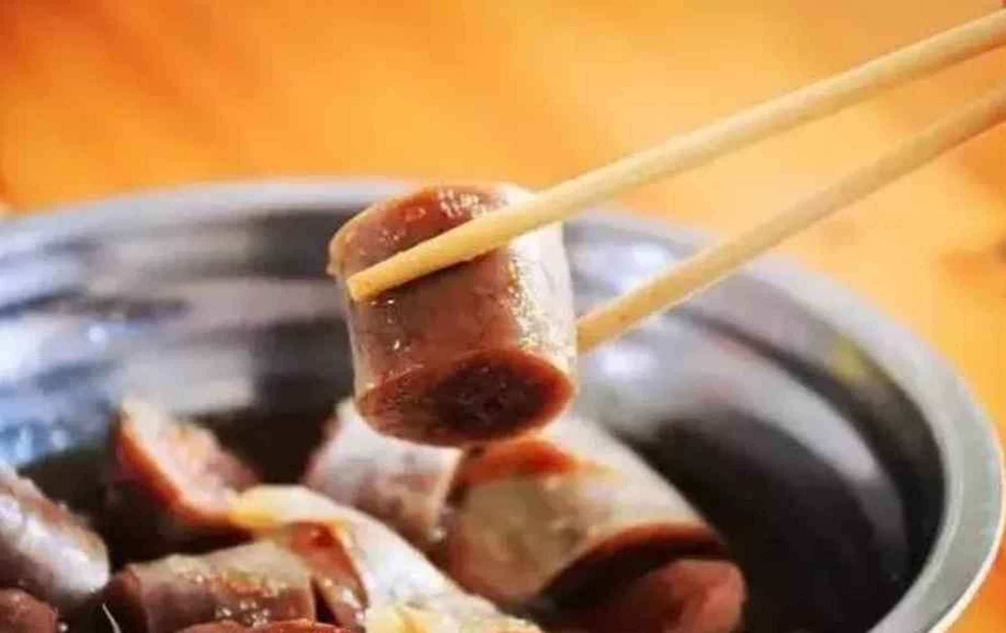 猪肠糕 猪肠糕是崇左天等县最具地方特色的小吃,由于它味香可口,多吃