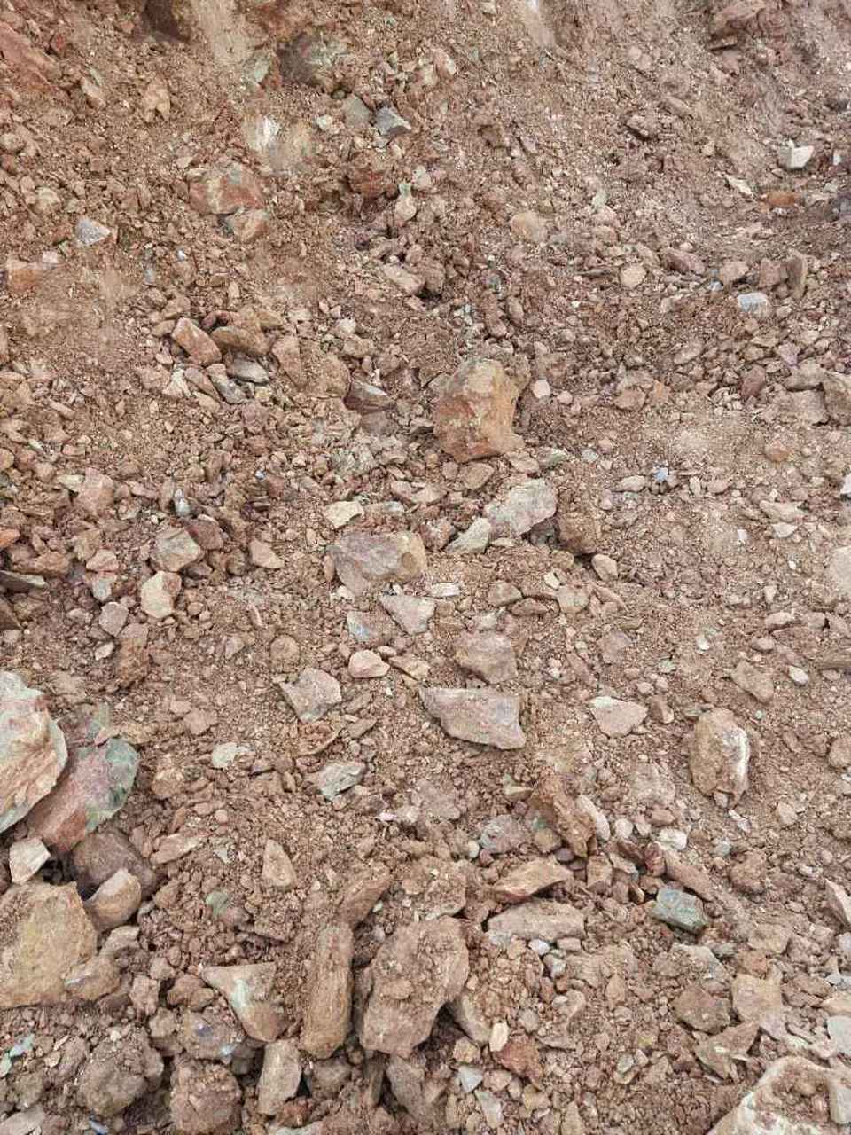 哪里有大量的山皮土,白沟 高碑店路段用