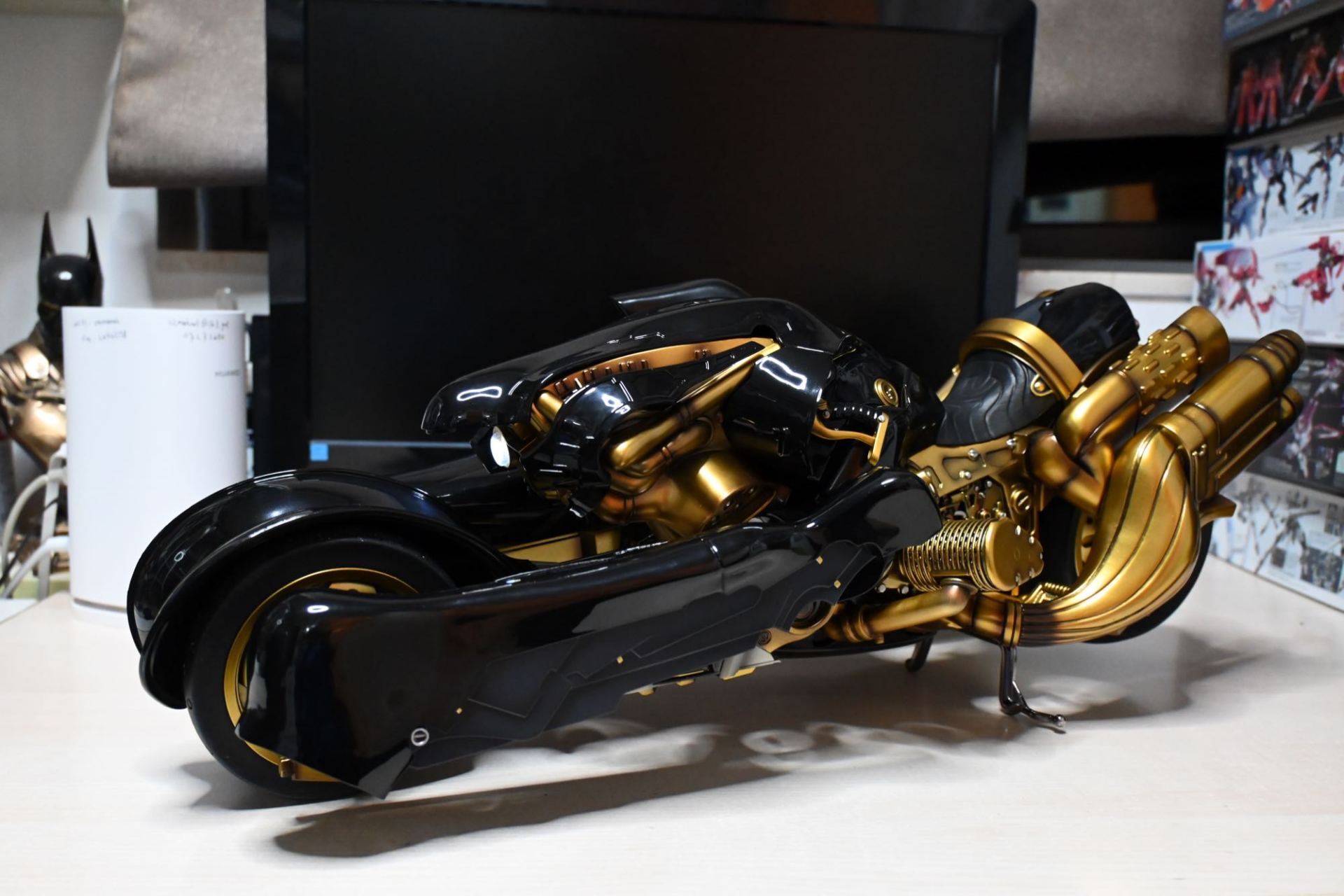 gametoys克劳德摩托车豪华版 感觉车做工没这么好,巨大无比和键盘差不