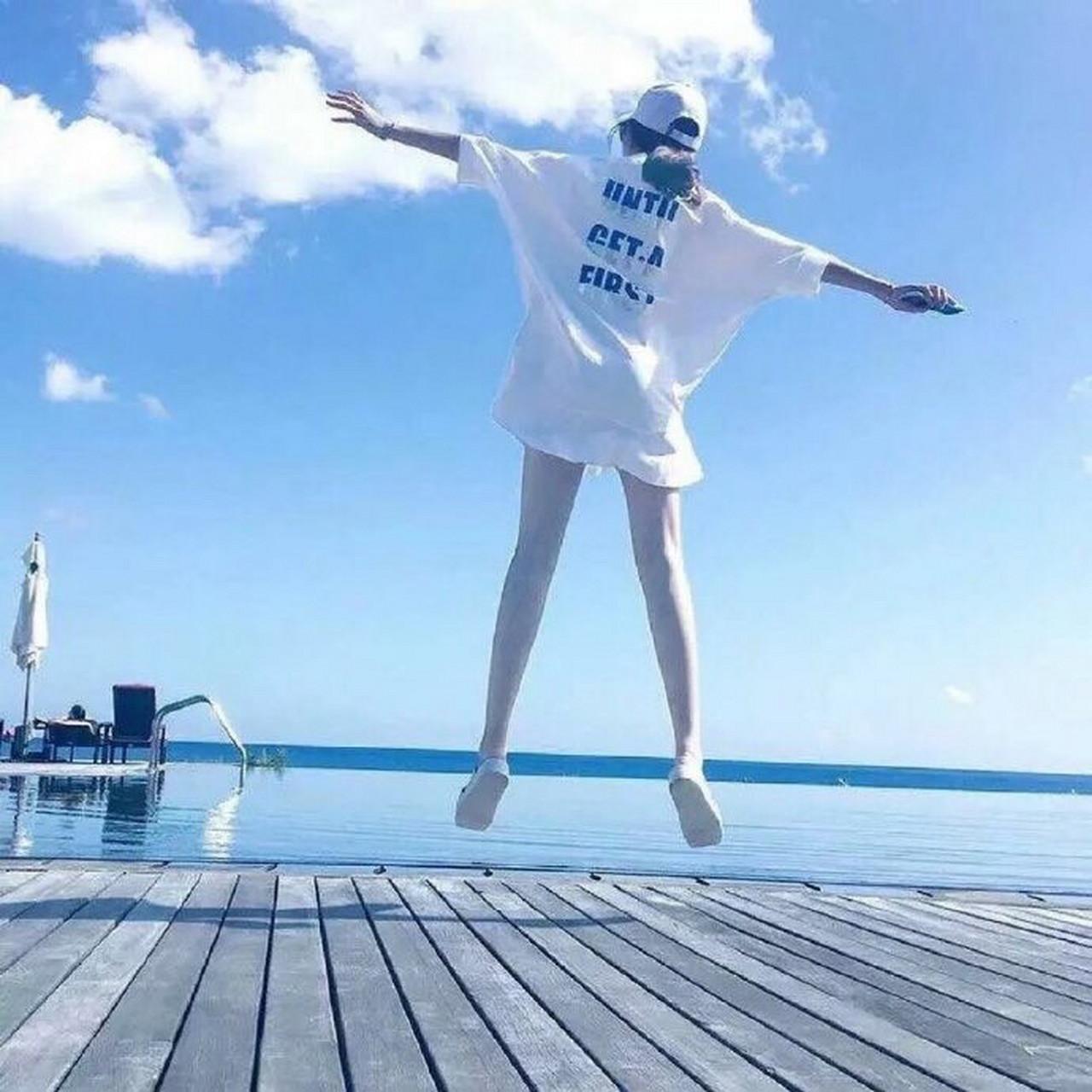 忽冷忽热的天, 容易让人伤身; 忽冷忽热的人, 容易让人伤心.