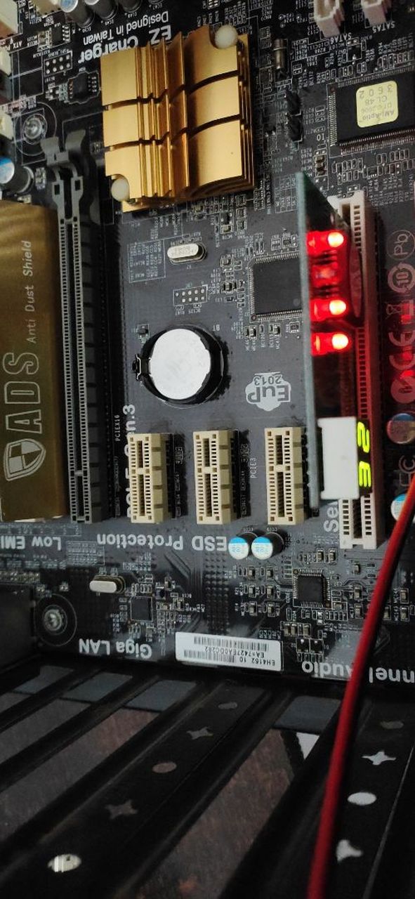 主板 精英z77-a2 cpu e3-1225 核显 内存 4g*2 电脑开机诊断卡先显示