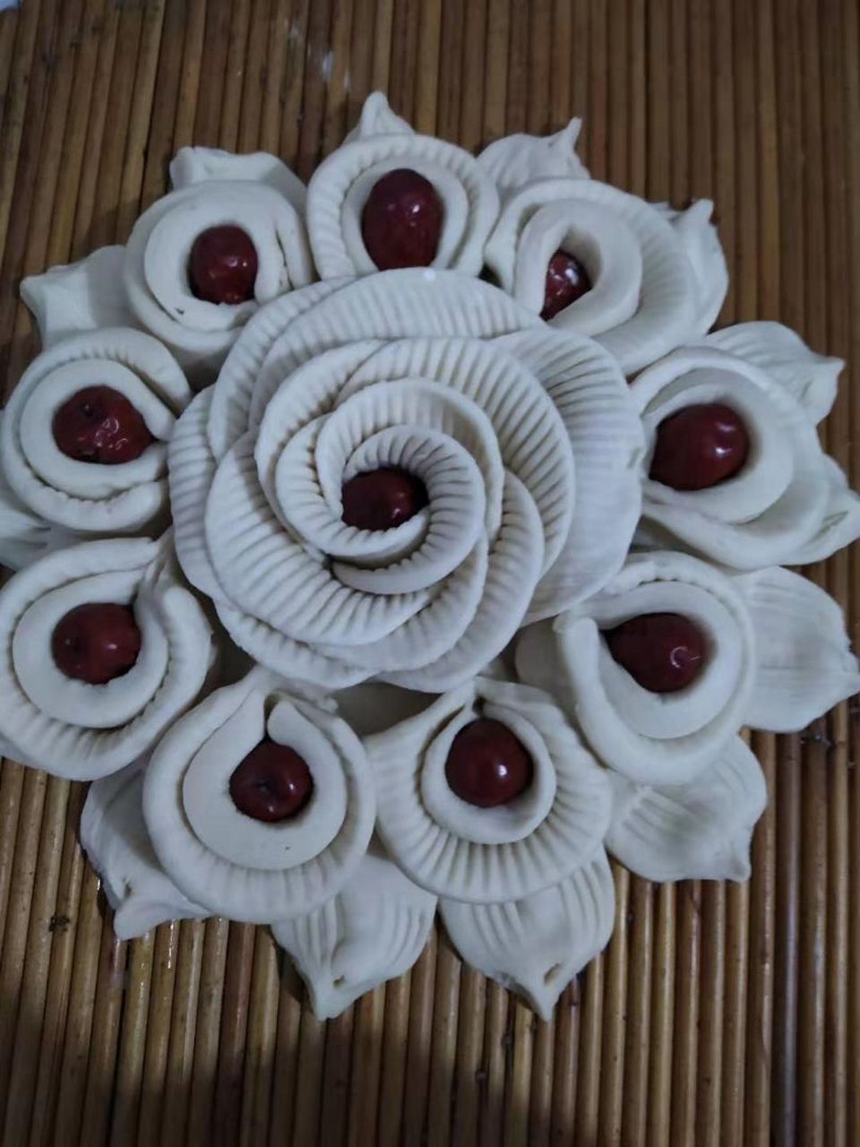 自家做的枣山馍馍好看吧[鲜花]