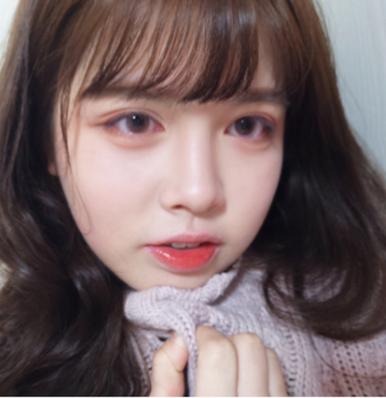 唇釉试色#阿玛尼黑管500  锦鲤色 玻璃唇的感觉  很喜欢这种水嘟嘟的