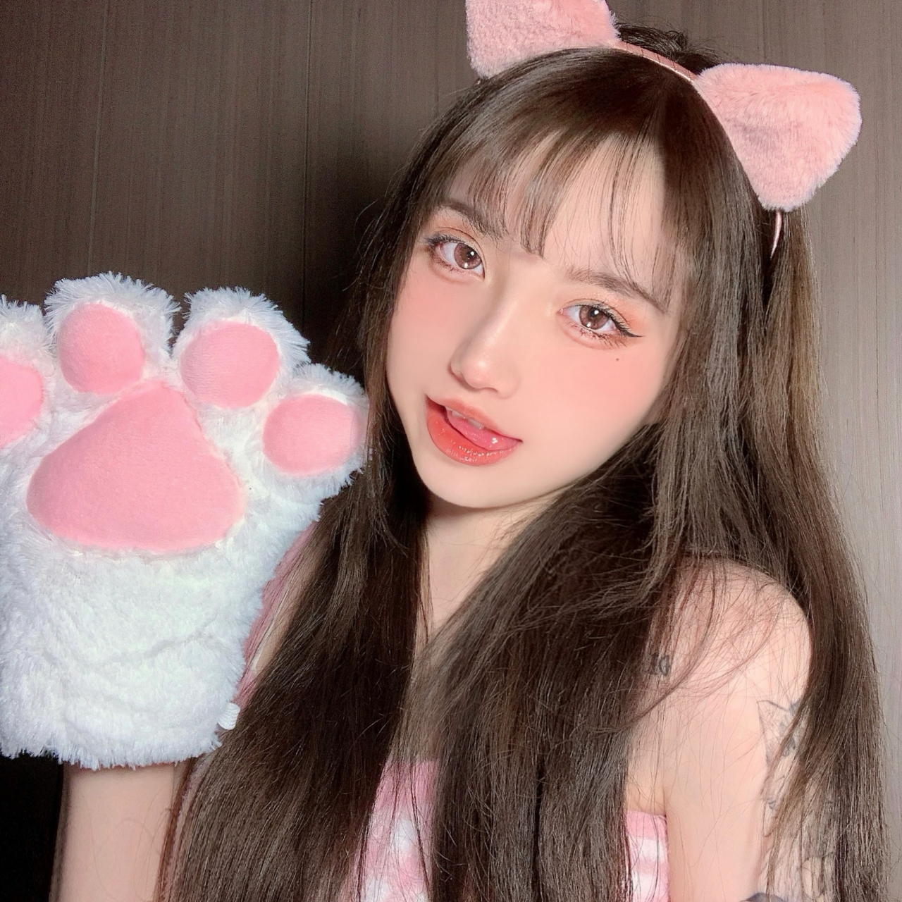 pinky pinky a day纯欲蜜桃妆 小猫咪能有什么坏心眼呢  买了个好大的