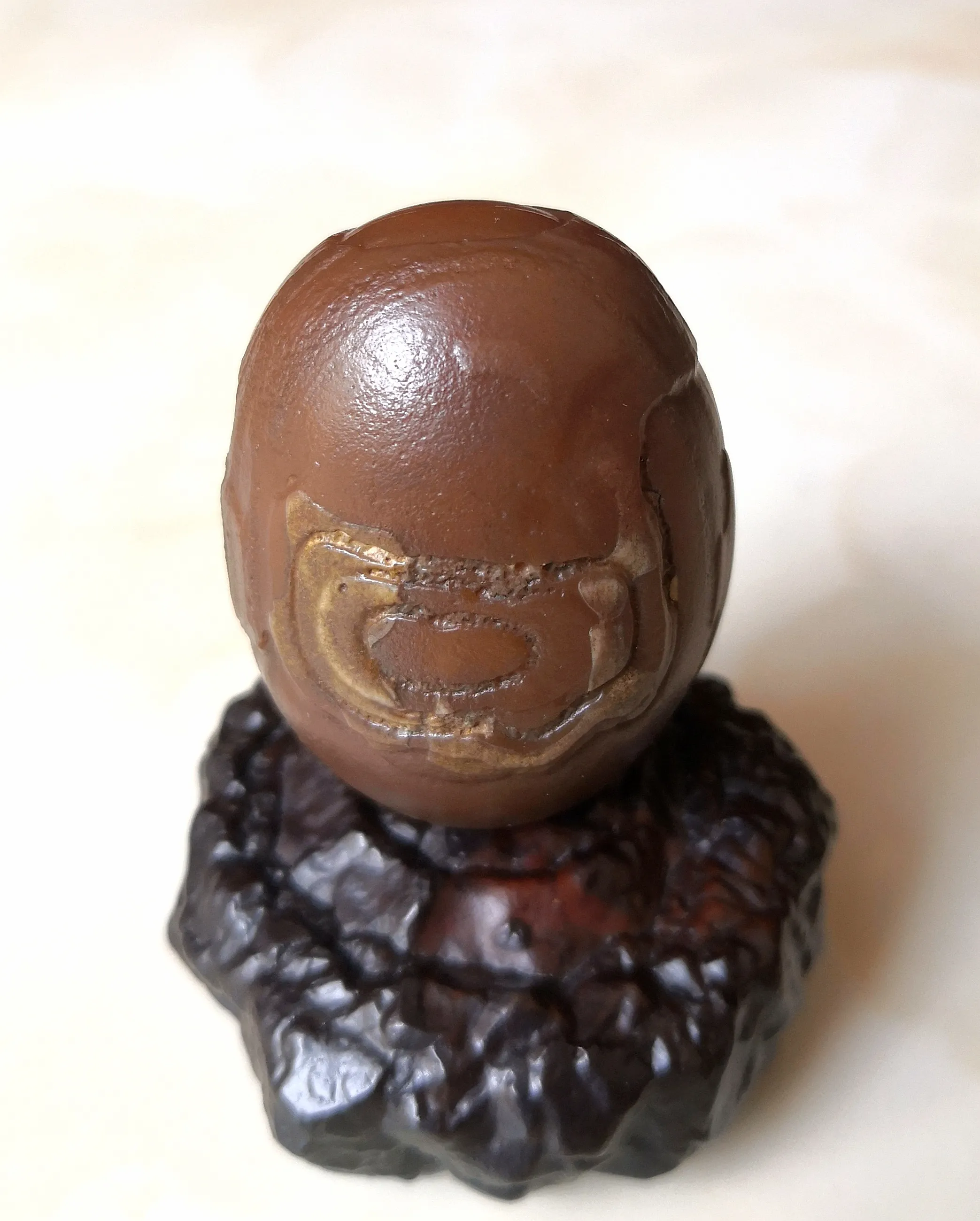 盘盘老物件#天然雕刻回型纹天珠         这方产自埃及玛瑙原石,体量