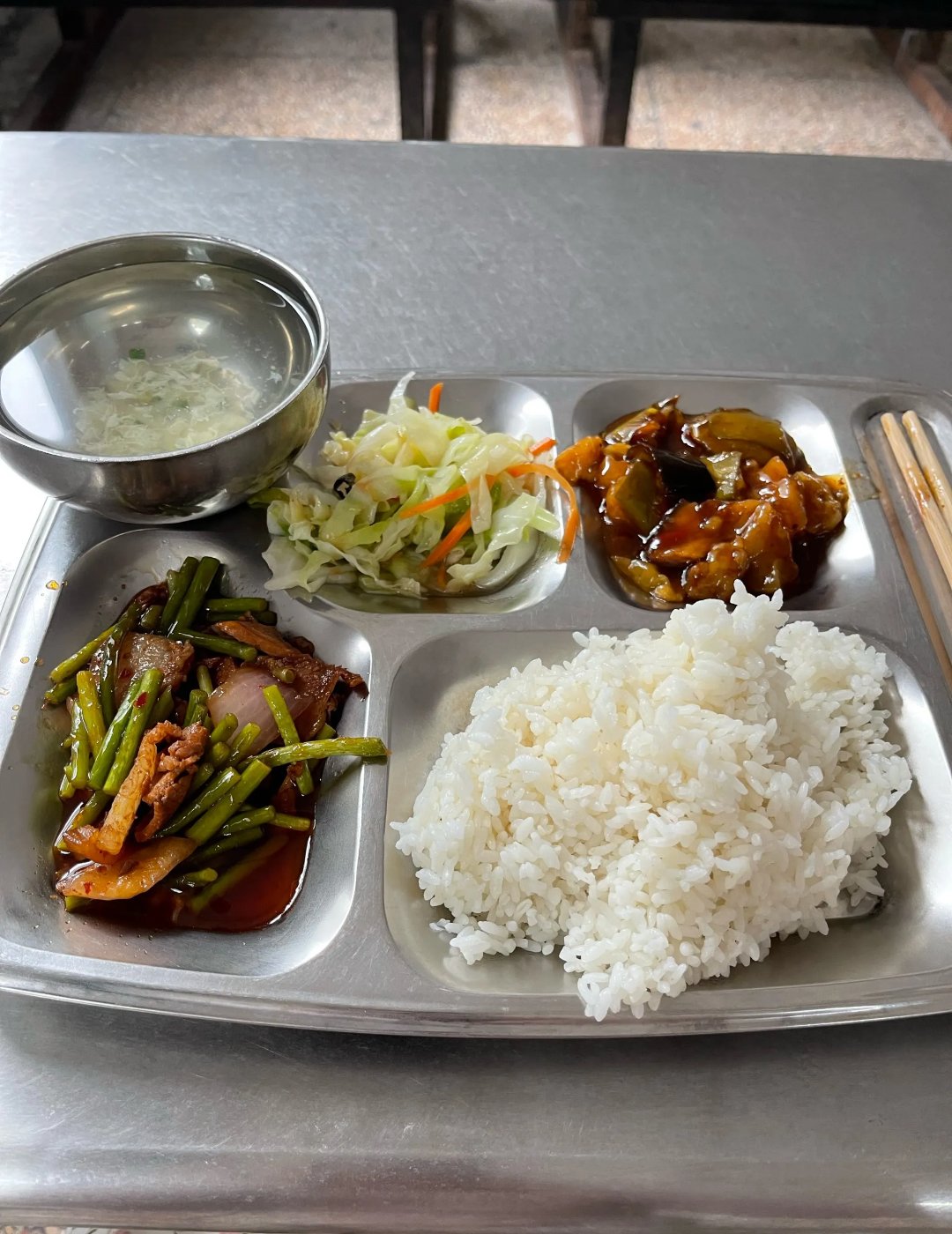 我单位有一位大姐,她和我一样也患有糖尿病,但她