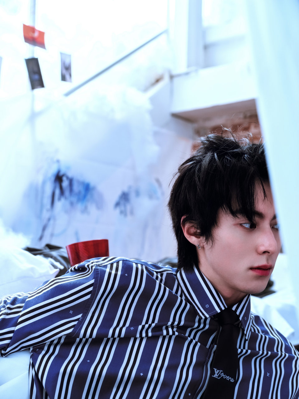 王鹤棣这组新写真太帅啦!