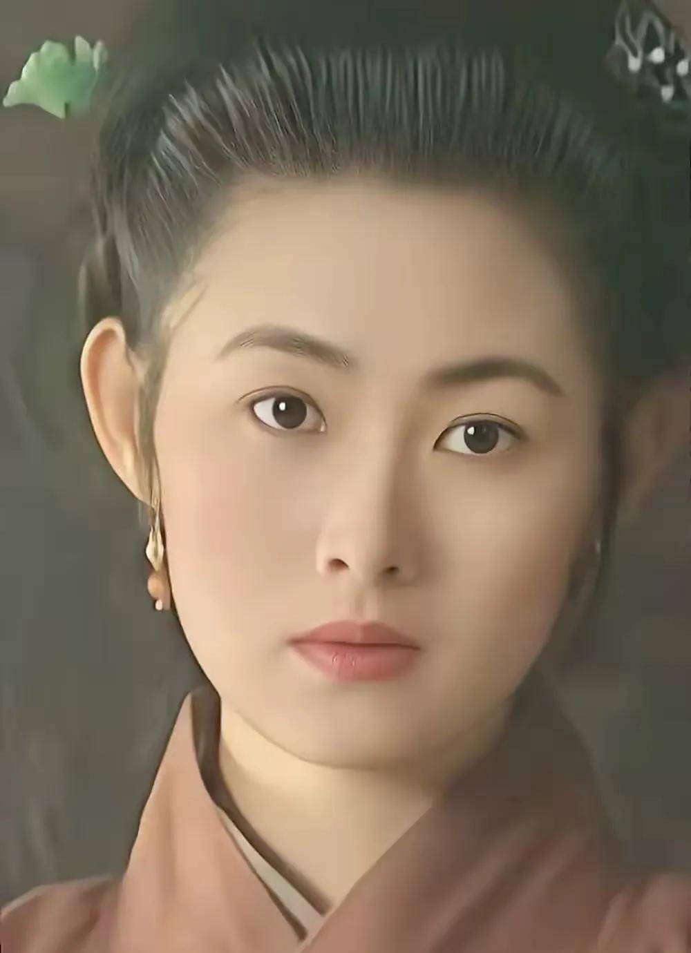 如今53岁了,还是单身,你知道她的名字吗?