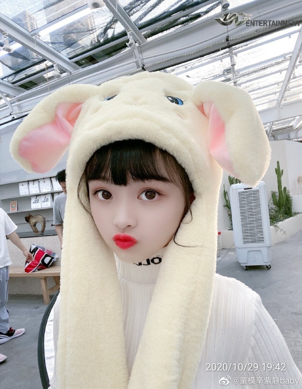 大家好我是童模辛紫静,我爸爸叫辛宇.