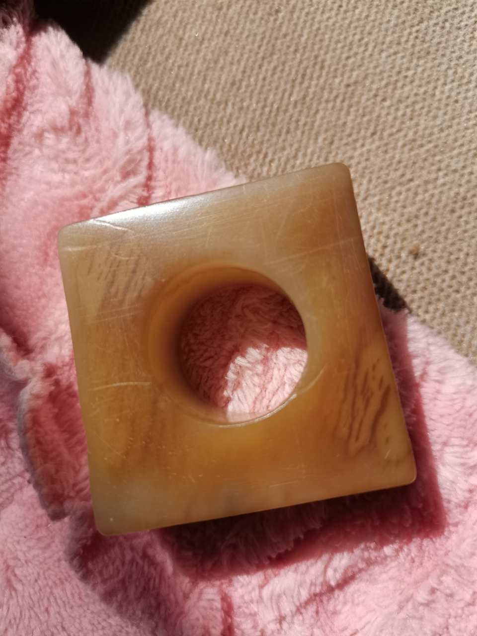 战国玉琮,老旧痕迹明显,宝光莹润,价格多少钱?欢迎老师,专家指导.