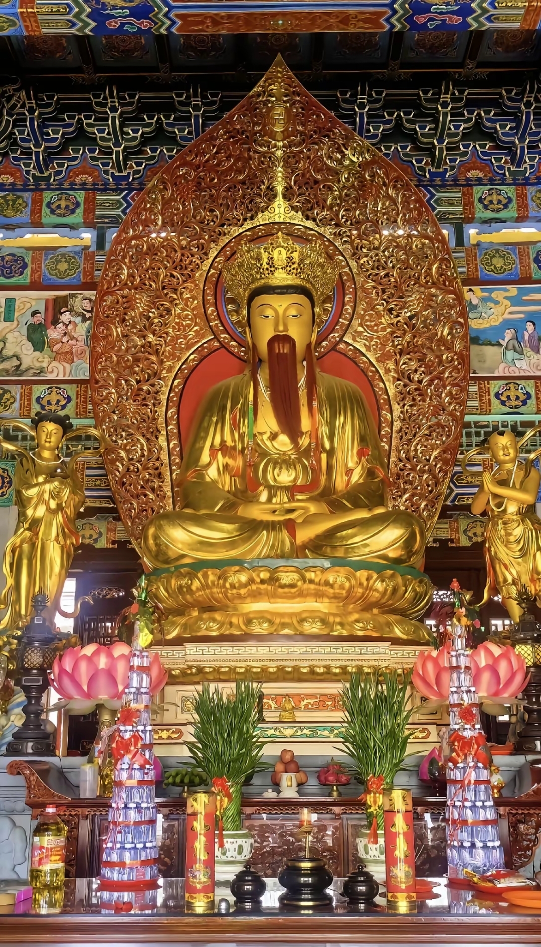 若能"深信因果",就会弃恶行善;若知"轮回路险",便思"回归净土"