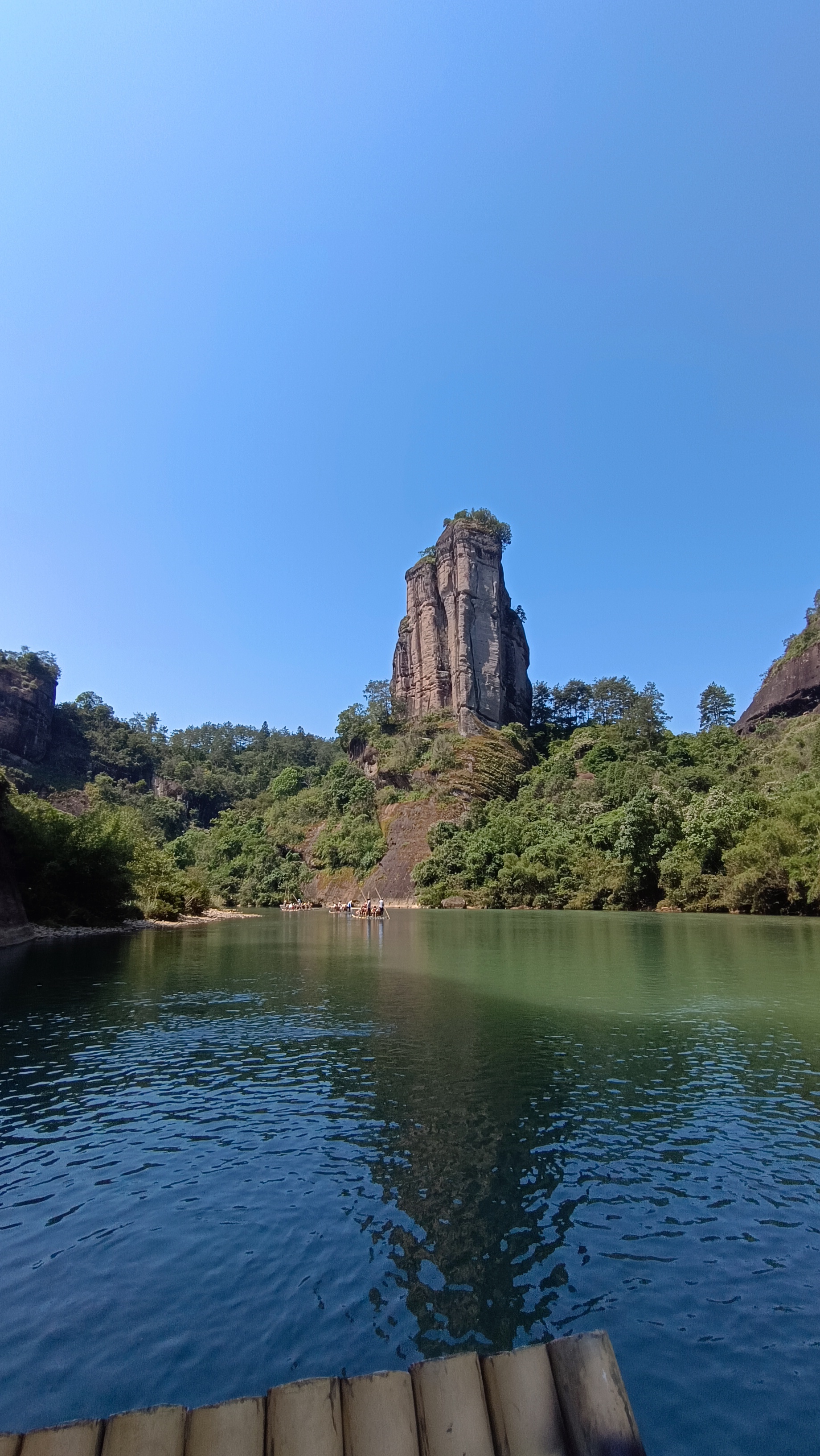 3米,相对高131米是武夷山的标志性山峰