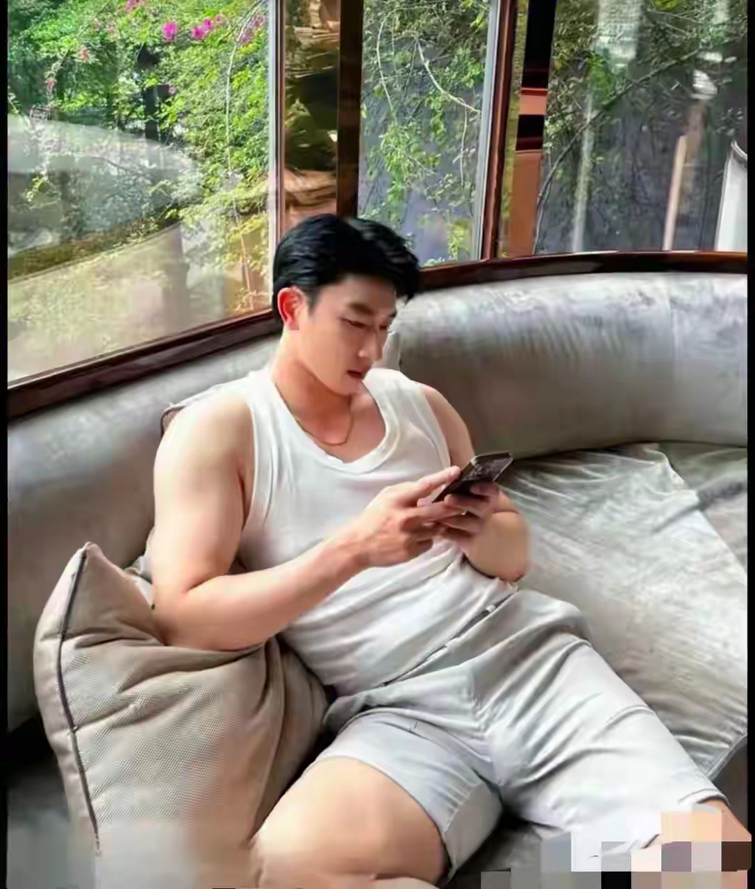 动态夏日征集令#  帅哥壁纸 肌肉猛男帅哥壁纸,帅哥来了,感觉很结实.