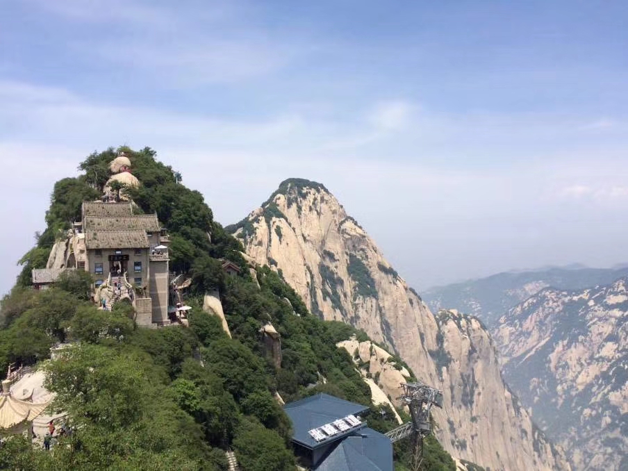"仁者乐山,智者乐水" 是孔子劝导世人要珍惜生命 而纵情山水?